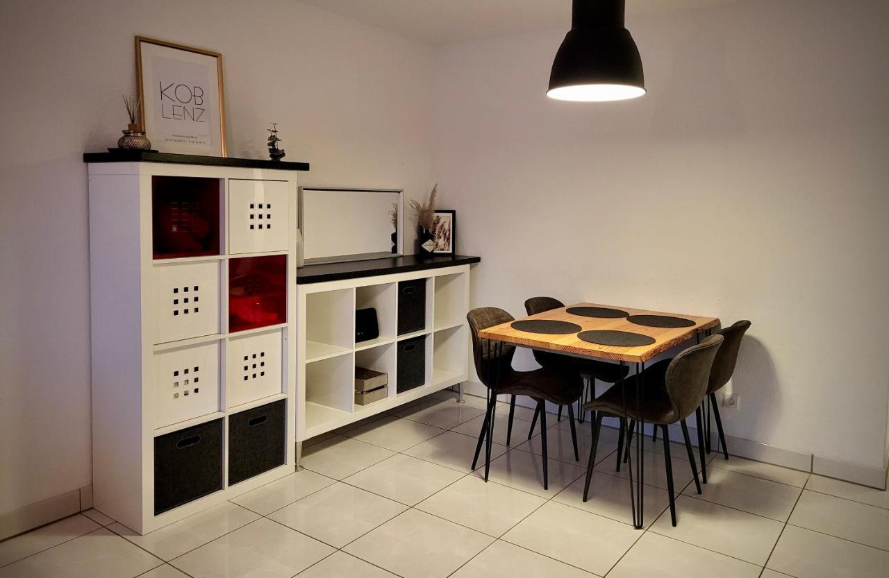 Schoene Und Ruhige Wohnung Direkt An Der Mosel Κόμπλεντς Εξωτερικό φωτογραφία